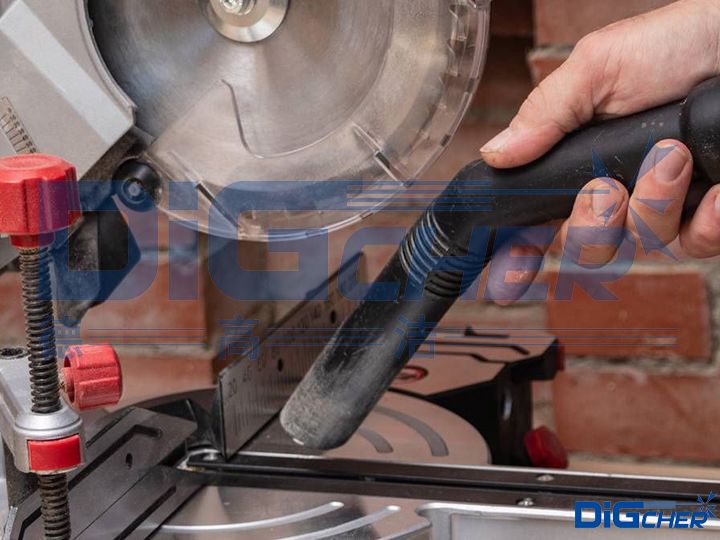 德高潔工業(yè)吸塵器在機(jī)械制造業(yè)的應(yīng)用